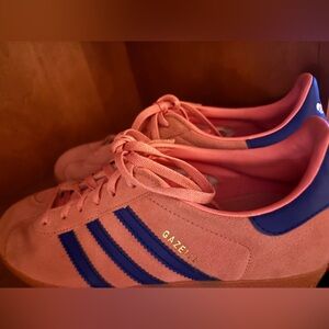 Adidas Pink and Blue Retro Sneakers (6.5 in Mens, 8.5 in Womens) Worn once